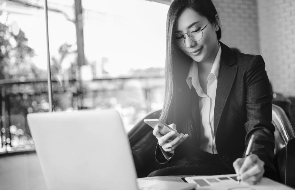 woman helpdesk-support